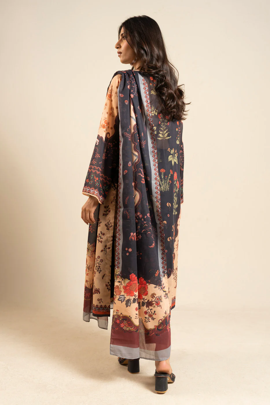 RTS | SHIRT & DUPATTA - Image 4