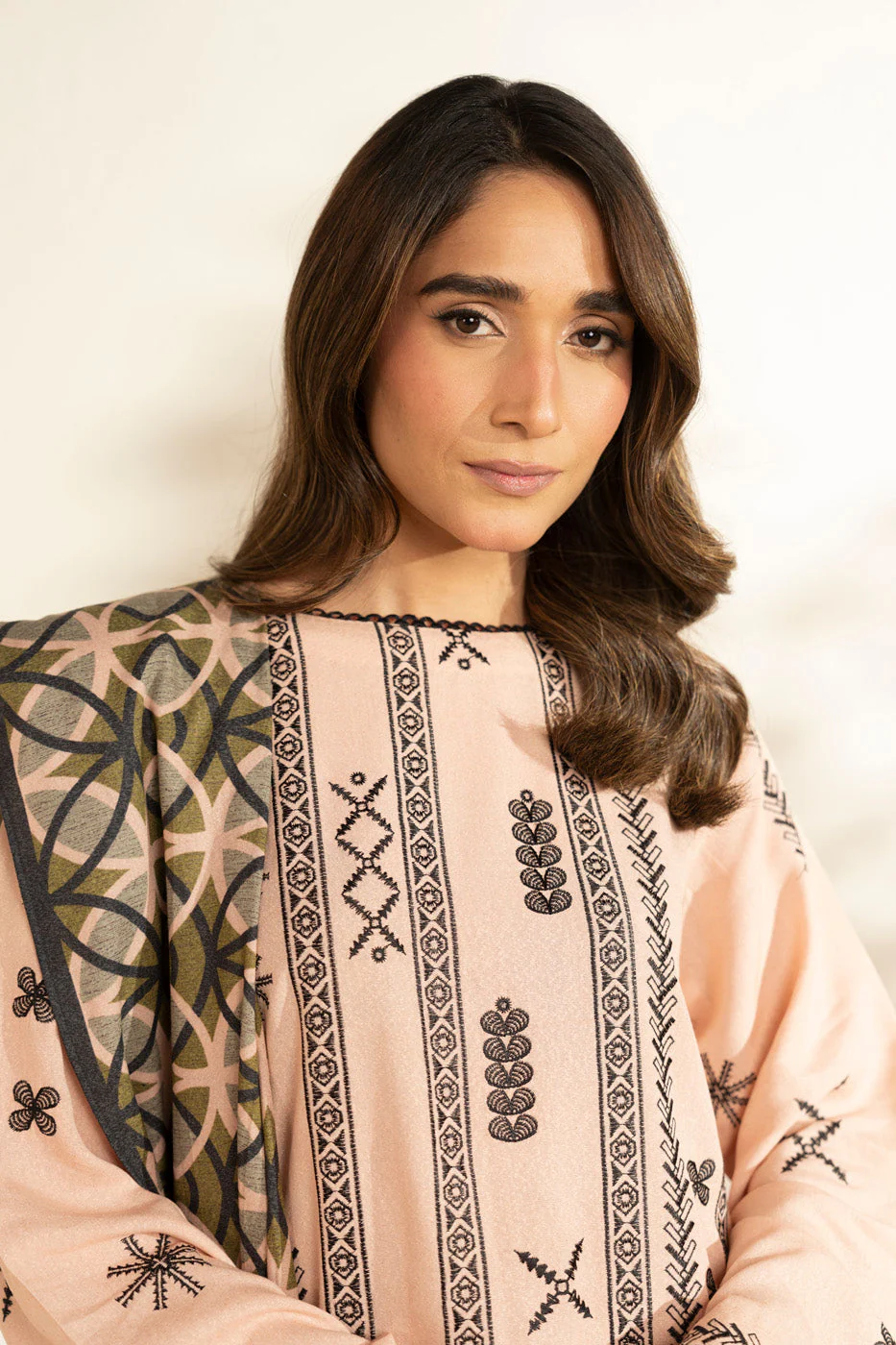 RTS | SHIRT, TROUSER & DUPATTA - Image 3