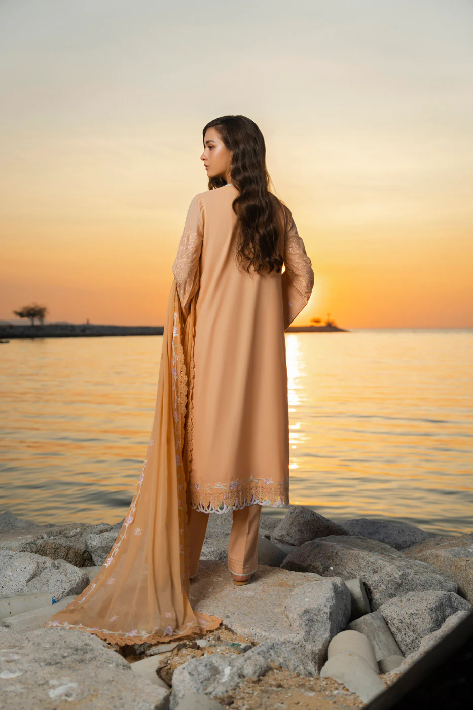 RTS | SHIRT, TROUSER & DUPATTA - Image 4