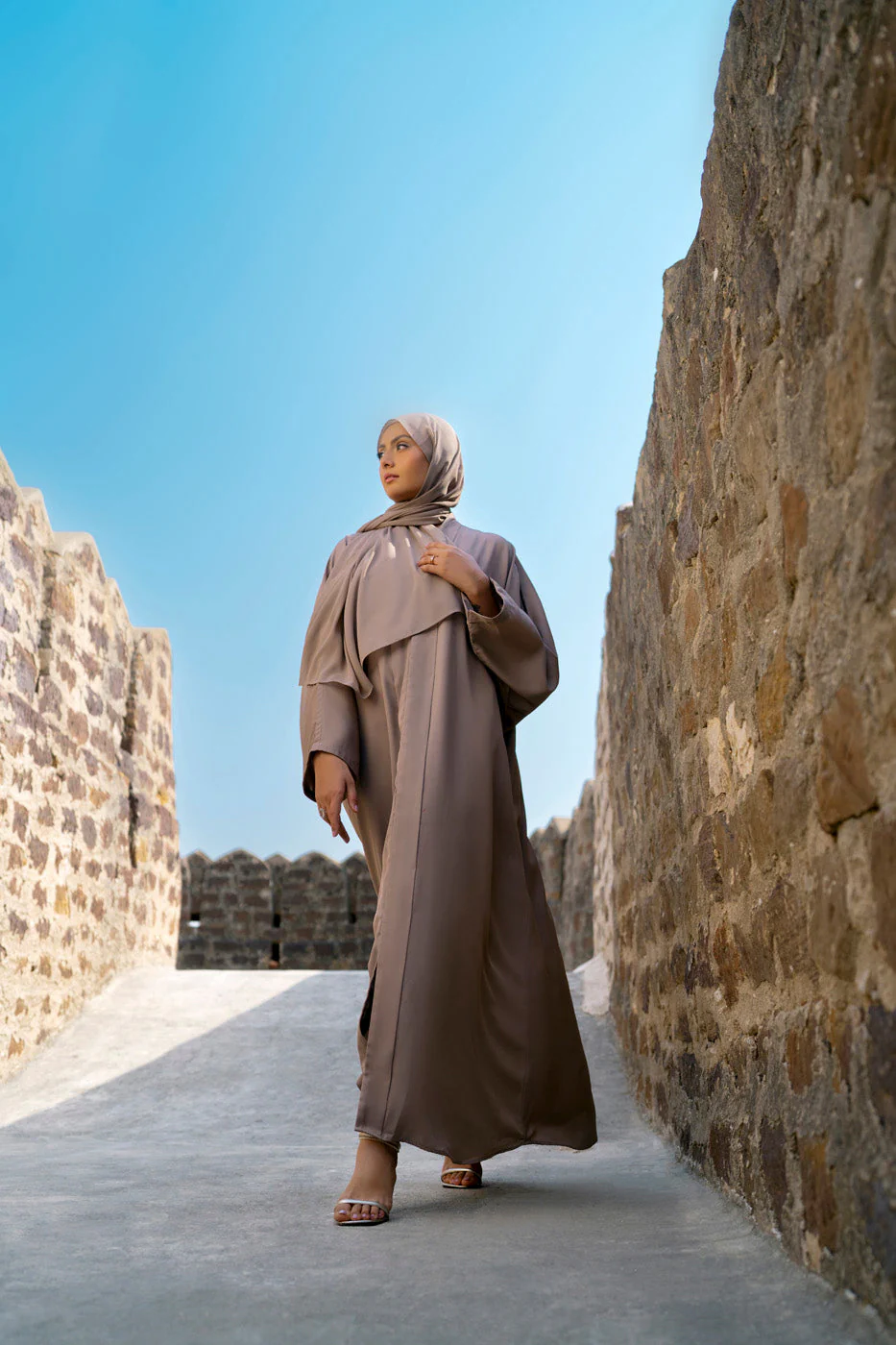 RTW | ABAYA & STOLE - Image 3